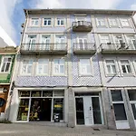 Bonjardim Studio W/ Balcony By Lovelystay